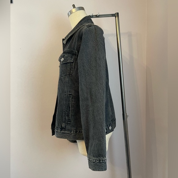 Levi's Original Black Denim Trucker Jacket - Picture 2 of 8